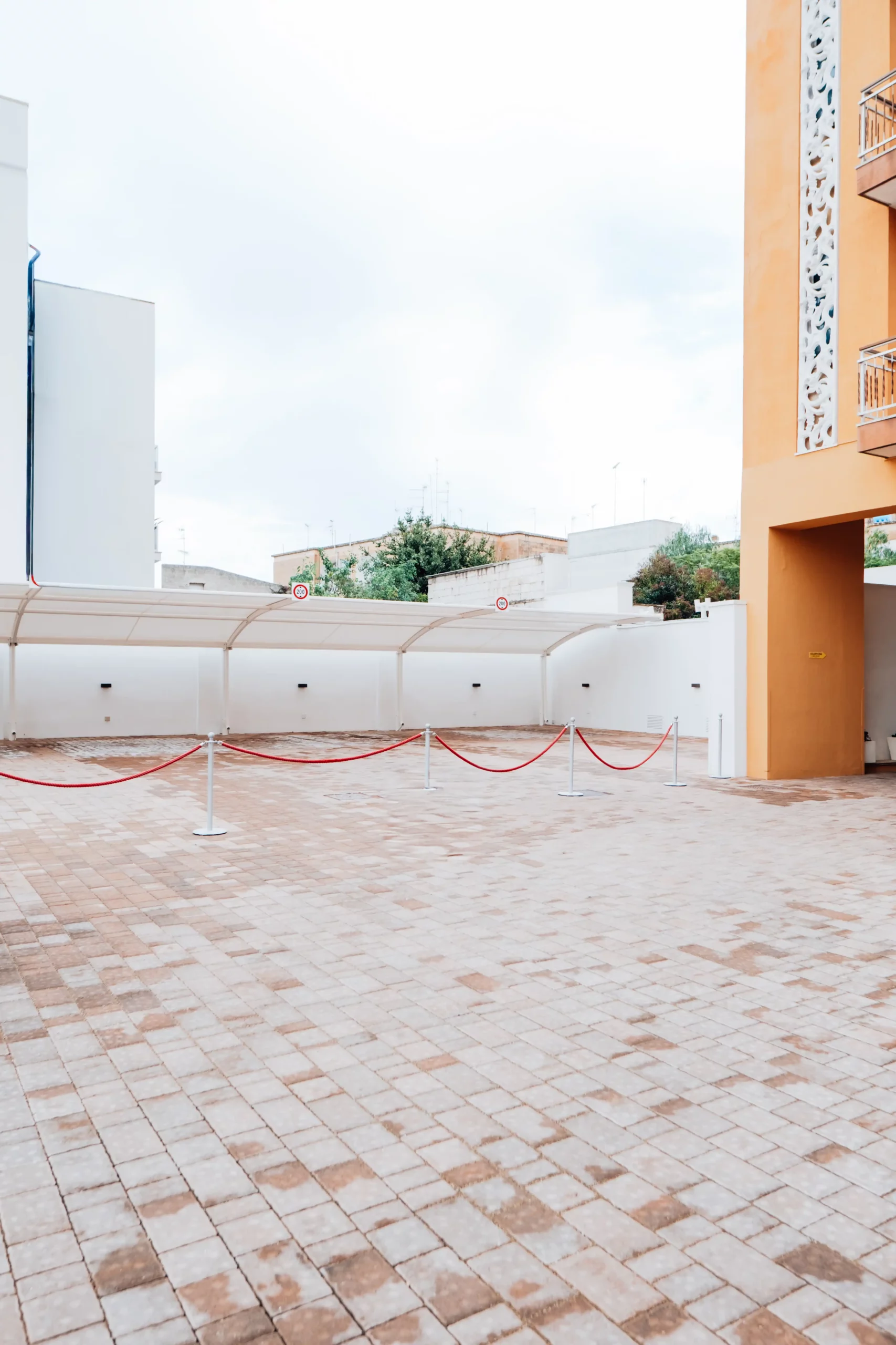 Car port Hotel delle Palme Copertura auto Custom Cover