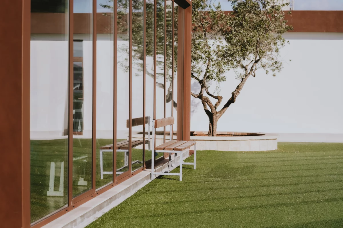 Kast cover centro sportivo us lecce palestra modulare 12x12 metri senza pilastri architettura sportiva in acciaio con copertura coibentata e infissi a taglio termico