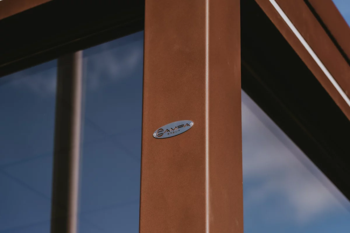 Kast cover centro sportivo us lecce palestra modulare 12x12 metri senza pilastri architettura sportiva in acciaio con copertura coibentata e infissi a taglio termico
