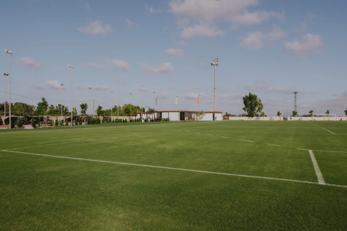 Kast cover centro sportivo us lecce palestra modulare 12x12 metri senza pilastri architettura sportiva in acciaio con copertura coibentata e infissi a taglio termico
